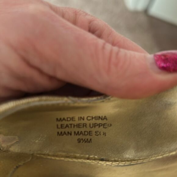 GUC Lily Pulitzer Gold Wedge heels(size 9.5) - Picture 7 of 11